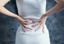 Které každodenní návyky zhoršují bolesti zad a krční páteře a jak je zmírnit?