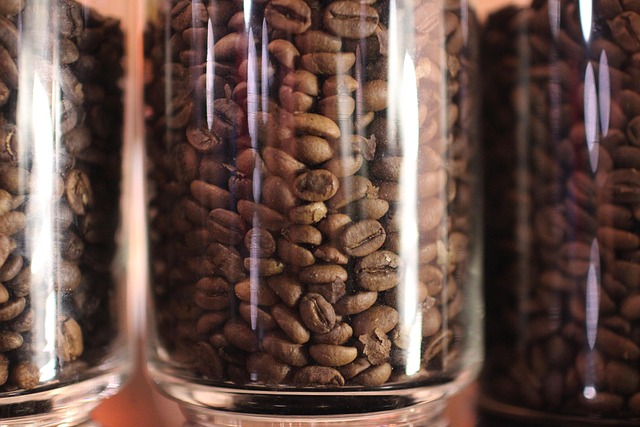 ekoanug-coffee-bean-in-jar-5332328_640